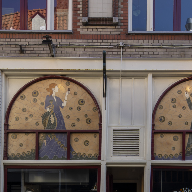 Kantoorboekhandel met bovenwoning